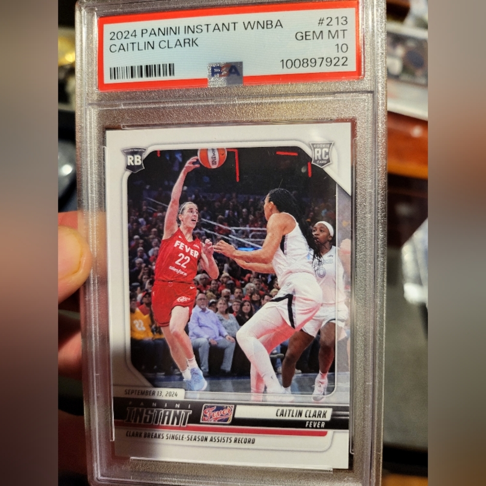 Panini Instant WNBA- Caitlin Clark *RC* PSA 10